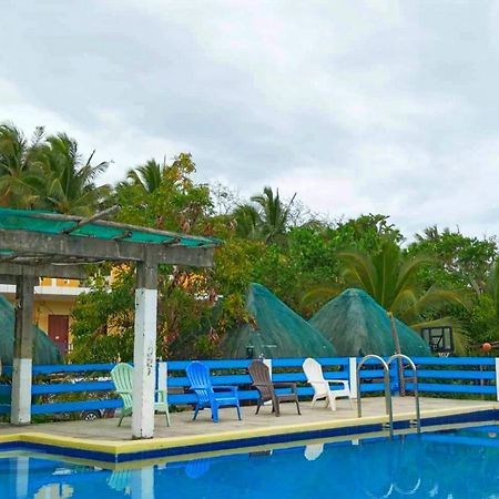 Lotus Sun & Waves Beach Resort Baler Esterno foto